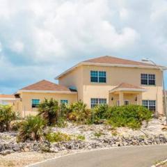 Charming Guest House near Chalk Sound and the Beach