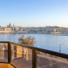 3BR Sliema APT with Breathtaking Views of Valletta by 360 Estates