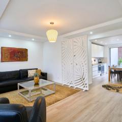 2 bedroom apartment w/ courtyard at Croisé Laroche