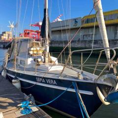 Cozy Lisbon Marina Sleepaboard - Sail Away