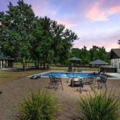 Hot Tub Pool + Firepit + Gameroom ~ Guesthouse