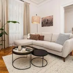 Luxurious two-bedroom in the Old Town