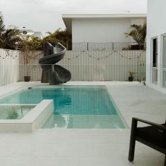 Putt Putt - Pool Slide - 100m to Beach - Ultimate Family Entertainer