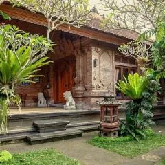 Homestay Jro Mangku Gede House
