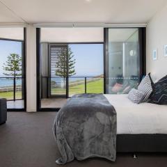 The Sandpiper - A Newy Beachfront Beauty