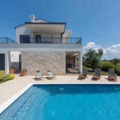 Holiday Home Villa Tola by Interhome