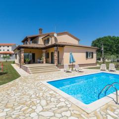 Beautiful villa Pianta with pool in Porec
