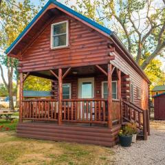 Charming Lakeview Cabin Near Geneva-On-The-Lake!