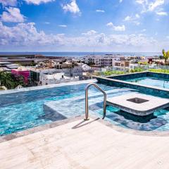 Ocean view Studio, Rooftop Pool, steps from beach Hyatt