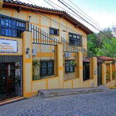 Hotel La Casa Amarela