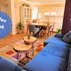 Central single house with parking-TOP LOCATION!