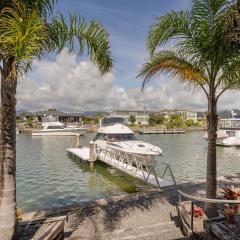 Hosts on the Coast - Pelicans Coastal Perch