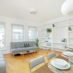 Spacious & Bright Apartment with Parking Poznań by Renters