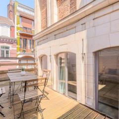Atypical triplex near Grand Place with terrace