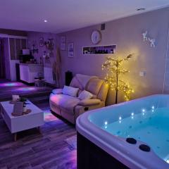 Studio avec jacuzzi , terrasse amenagée et wifi à Westrehem