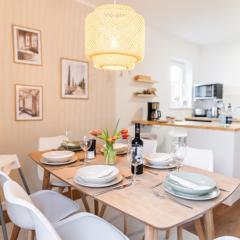 NEU - stilvoll & zentral, 2 Schlafzimmer, 6 Personen, happyhome Wolfsburg für Familien & Geschäftsreisende, Boxspringbetten, Parken