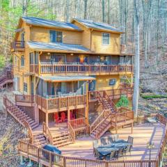 Treetop Towers 3 story home w hot tub, 2 kitchens, game room in Asheville