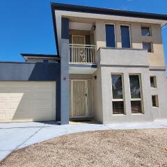 St Albans house - Spacious and modern home