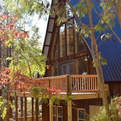 Cabin Coco - May sale dates! Luxe A Frame with projector screen, arcade and swim spa