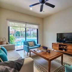 Zen Oasis Swim Up Condo Pool W Tiki Hut Bar + Gym