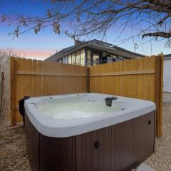 Hot Tub Haven+Pet+Laundry+ .4 to USU Eastern