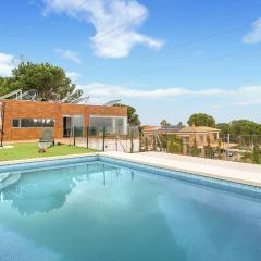 Awesome Home In Pinos De Alhaurín