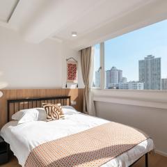 Shanghai Downtown Yidu Apartment - 150m walk from Exit 5 of Jiashan Road Metro Station