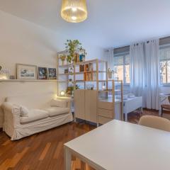 Bright Studio Apartment - Your nest in Bologna