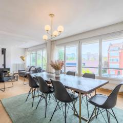 Large 130 m² 4-bedroom apartment