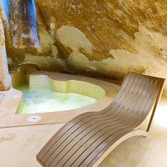 Wave 24 Savynomad Harbour Residence & SPA Cave