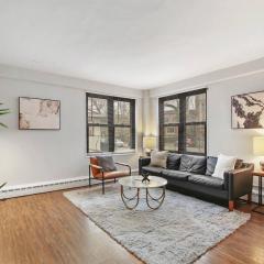 Bright & Airy 1BR Retreat in Hyde Park - Hyde Park 109 and 209 rep