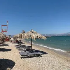 Private and calm maisonette 2' walk to the beach