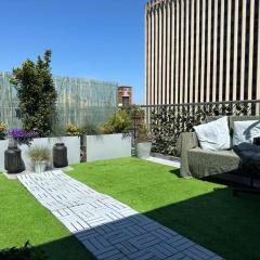 Luxury 9ine Penthouse with Jacuzzi & Garden