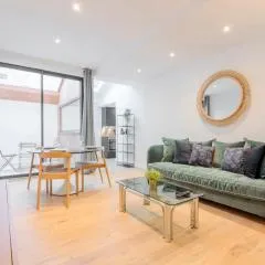 Fully equipped duplex with exterior and parking !