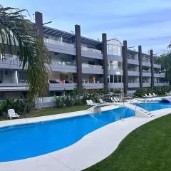 Departamento con vista a la piscina