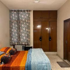 MetroNest Stays: Apartment in South Delhi