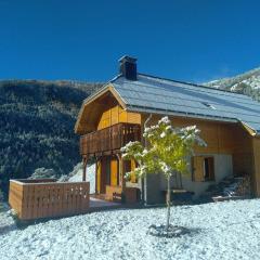 Chalet de Standing à Louer avec 4 Chambres pour 12 Personnes à Pra Loup 1500 - FR-1-165A-51