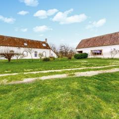 Beautiful Home In Villeherviers With Kitchen