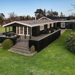 Beautiful Home In Store Fuglede With Kitchen