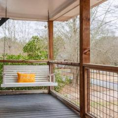 Pet Friendly Home with Hot tub and Swimming Pool , Atlanta Suburb