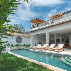 Villa Mayasa, 4-bedroom private luxury villa with Rooftop in Seseh Beach