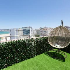 Charming Spacious 3-Bed-Rooms Coastal Marina Sea View