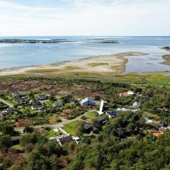 Modern home; Villa Stråvalla. Near beach with jacuzzi