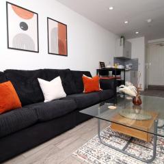 Modern 2 Bed Apartment - Near City Centre - By EKLIVING LUXE