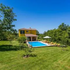 Beautiful villa Splendida with pool in Porec