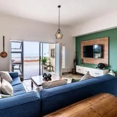 Spacious Seaview Getaway