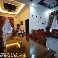 Double A Homestay TokJembal gong badak