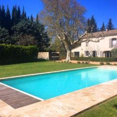Provencal farmhouse, pool, pool house, countryside Plan d’Orgon, Provence - 8 people