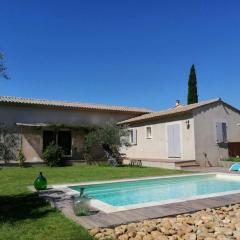 very pleasant house with private swimming pool, near the town center of maubec, in the luberon, vaucluse- 4 people.