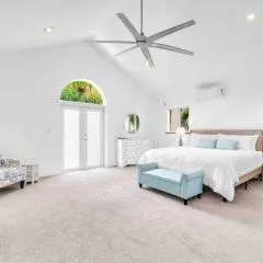 Center Grove - Lush & Spacious & New - 3 Bedrooms